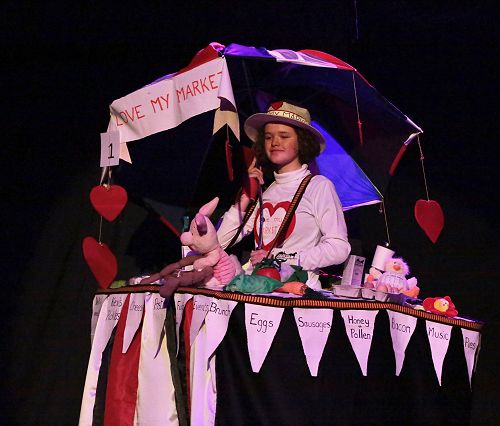 2017 Wearable Arts - Tia Warwwick modelling "I love my Market"