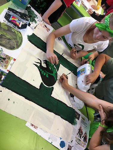 Harakeke getting their banner ready!