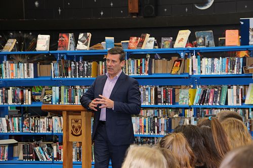 Student Meeting with the Minister of Immigration