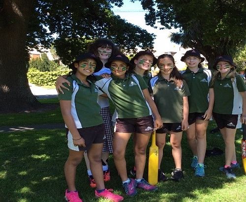 Girls' House Cricket