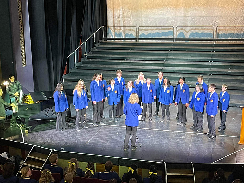 Tira Tawa choir directed by Ruby Prescott