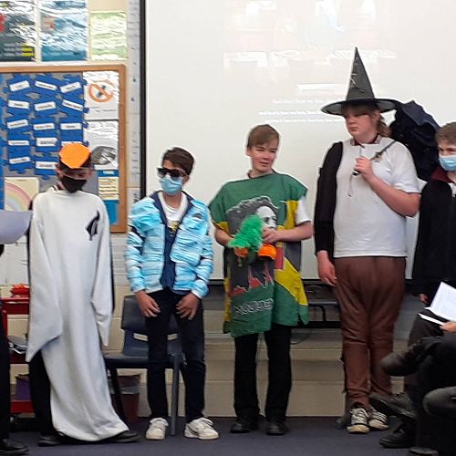 Le défilé de la mode dans la troisième - our annual fashion show