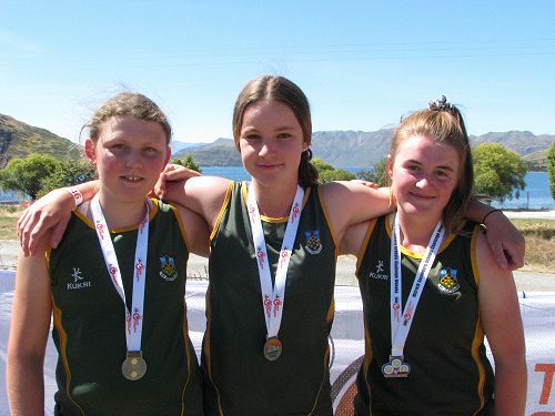 Lilly Kemp, Elita Hosie, Sarah Hay