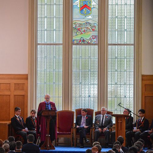 Dr George Davis addresses the college ANZAC 2106