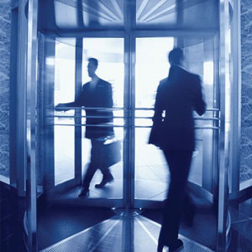 Revolving door, ‘Should I stay, or should I go?’