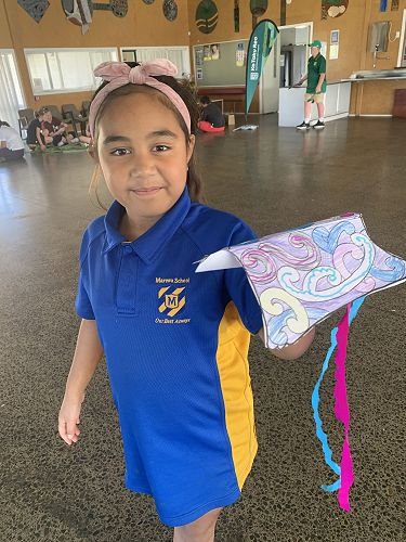 Kit Day Marae manu aute Armaani