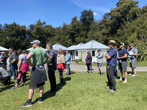 Tumuaki paying it forward