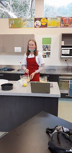 Crème Brûlée, etc dans la troisième: