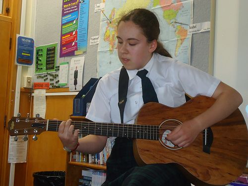 Scarlett Wilson wrote an original song about losing a friend, then wrote some chords, recorded a backing track (guitar and piano) and then sang it to us!