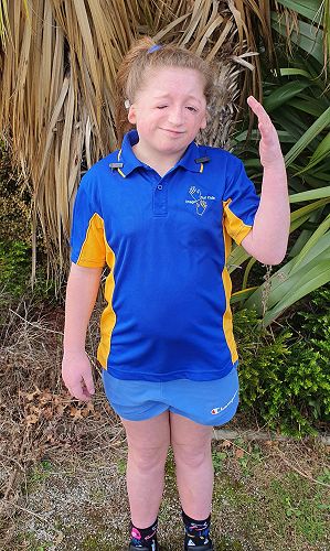 Paige signing the Matariki sign Tupuarangi