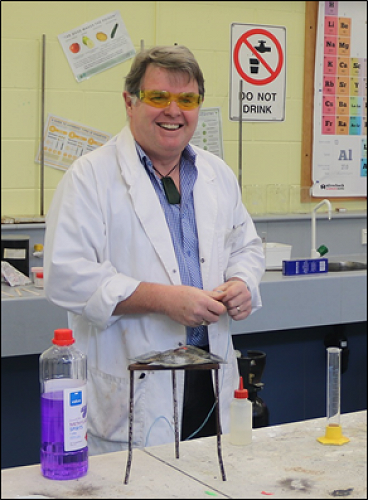 Dr Thompson wins NZ Chemistry Award