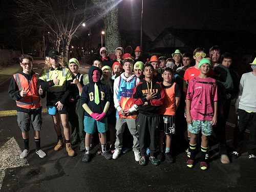 Year 9s off the bus and about to enter the Sonninghill dining room.