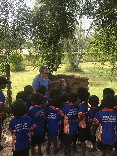 Sr Anne Gardiner with Tiwi students