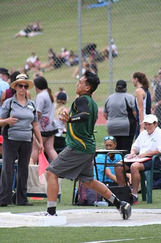 Uliti Uilou at Senior Boys' Shot Put