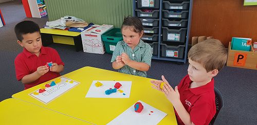 Mixing colours with playdough