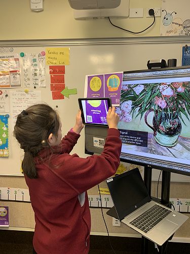 Thinking QR code Scavenger Hunt NZSL Week 