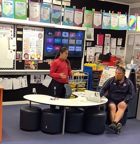 Jannah signing the roll