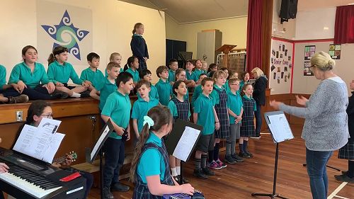 Video: Somewhere over the Rainbow