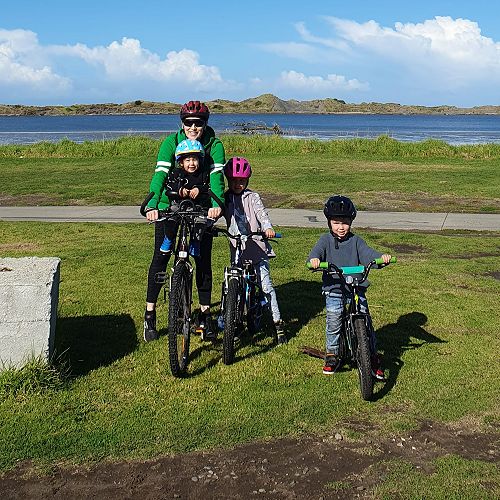 Tanya and her children.