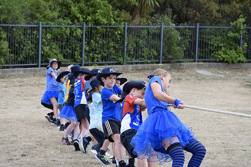 1st - Hornbrook (728 points)