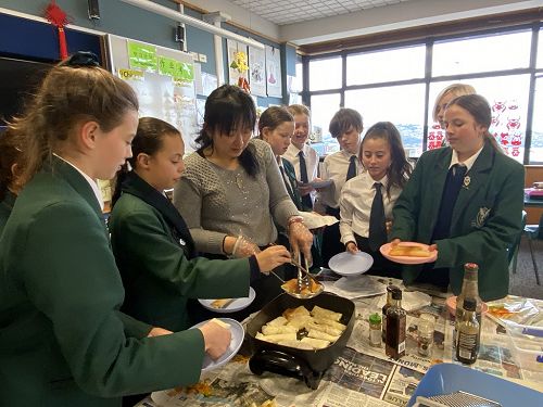 Cooking spring rolls