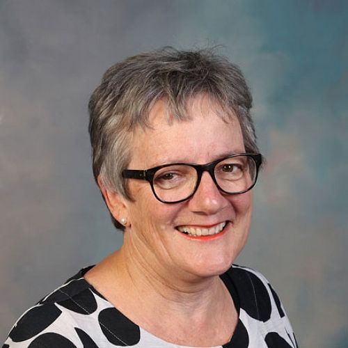 Ms Karen Stewart  Principal / Tumuaki