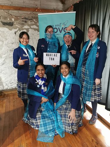 Deb Quested NZ Police and TGHS students