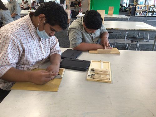 Lino-Cutting in Tactile Exploration TAIP