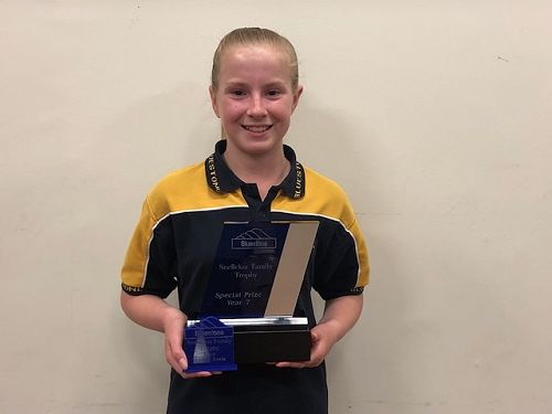 Amber Davis - winner of the Snelleksz Family Trophy - Special Prize