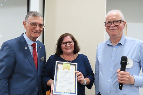 Garry
Smith, Jo Bromilow and Ian Chappel after the Champ Enterprises presentation