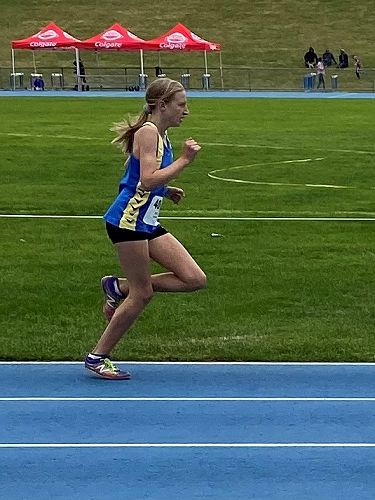 Lila Rhodes competing in the 1500m