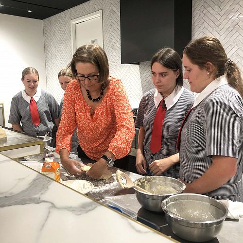 Baking tutorial with Allyson Gofton