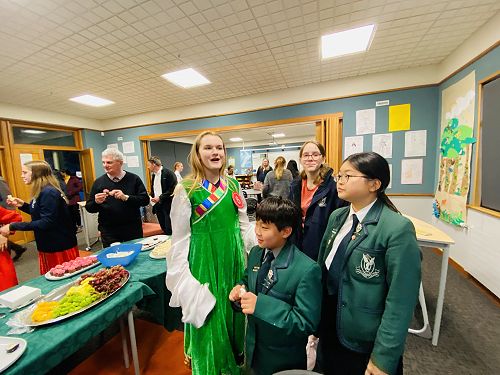 Students enjoy catering at FRC