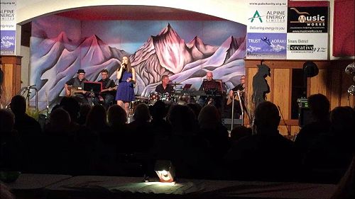 Neve O'Connor performs at Southern Alps Country Music Awards 2018