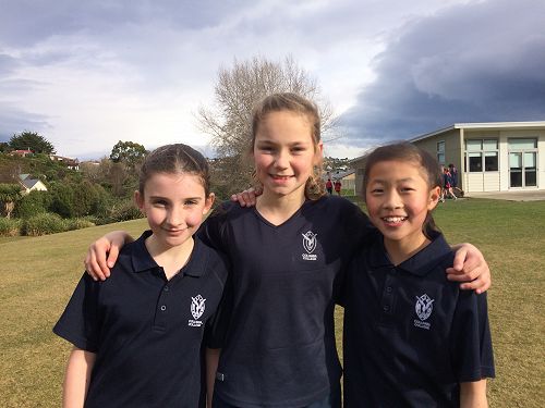 Year 5/6 Girls Cup Race: Emelia Adamson (1st), Hebe Song (2nd), Sophia Body (3rd)