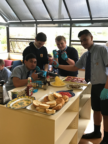 Burgers and omlettes