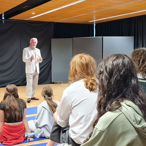 Theatre advice with  professional veteran actor, Steven Ray
