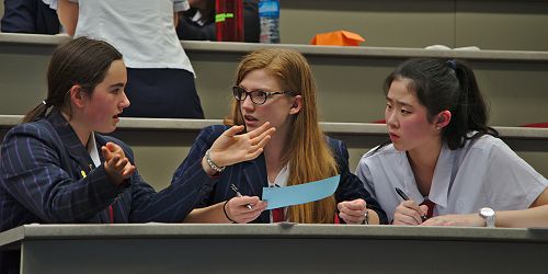 Lara Harjes, Kim Schalk, Christina Jiao