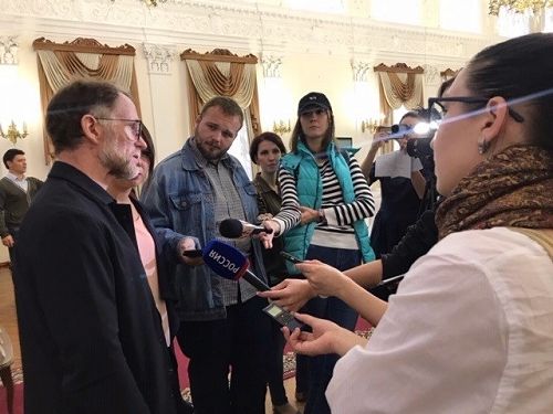 David Howard interviewed at the opening of the “Lipki” International Forum of Young Writers, where 150 young talents met with senior editors in a series of workshops.