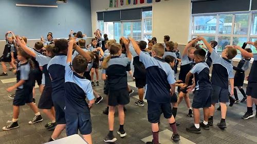 Video: Kāhu partner 2