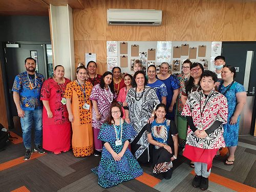 Te Uho o te Nikau staff