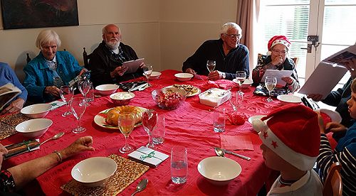 Giving out 2022 Tui Motu Christmas gift calendars