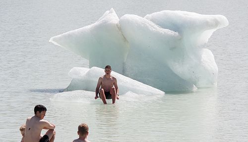 Max Gomez chills out.