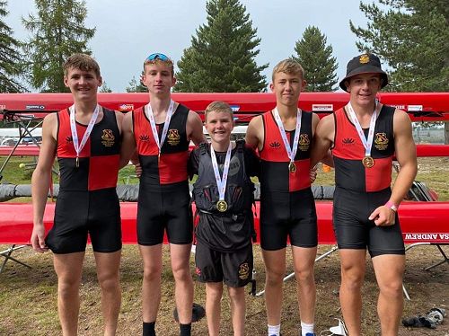 The gold medal winning Under 18 Novice Four at the NZSS Champs.