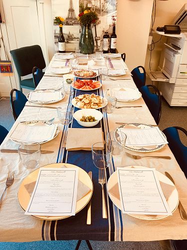 Théo made the aperitif! He wanted to show the students how it was done! 