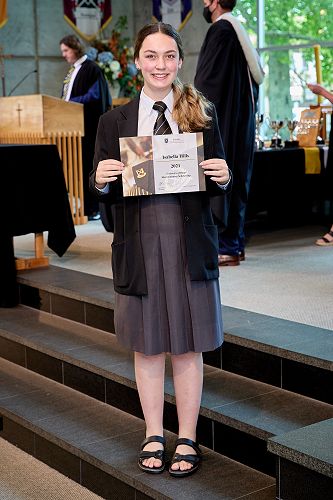 Isabella Hills awarded the Maaori Entrance Scholarship to the University of Otago