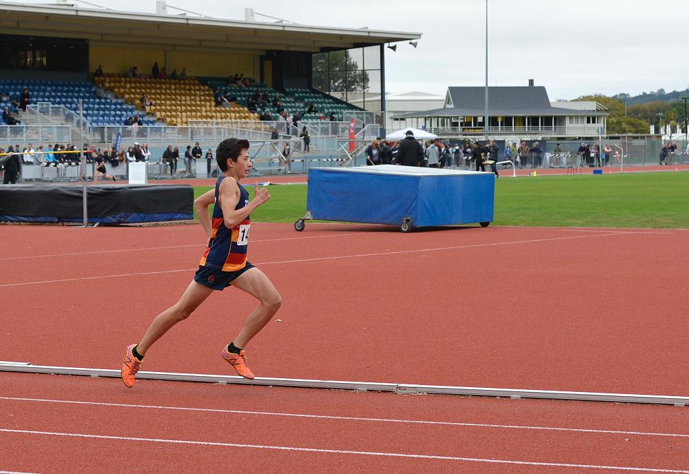 Josh Hou smashes the 3000m record in the Otago Secondary Schools Athletic Championships setting a new record of 9mins 42.30secs