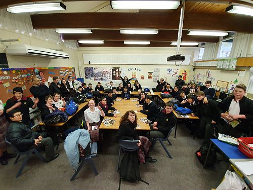 Meikei High school students visit to Year 9 Japanese class.