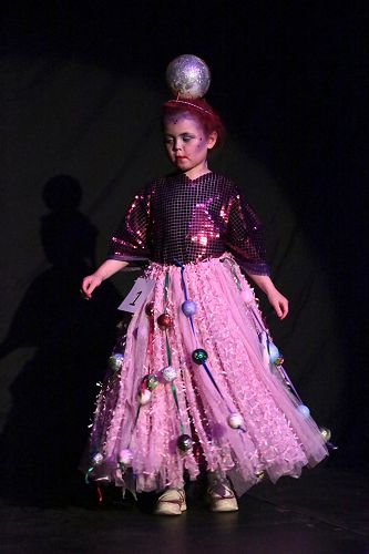 2017 Wearable Arts - Harnna Rodgers - Year 2, with her entry "Space Girl"