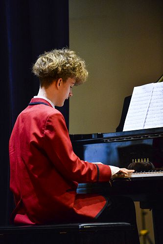 Oscar on Piano